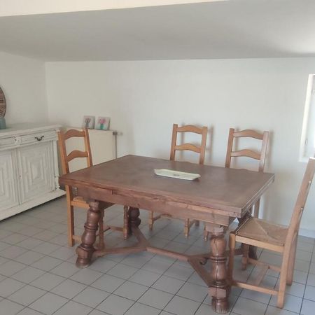 T3 Avec Sa Terrasse Au Coeur Du Village Medieval Sauzet  Екстериор снимка