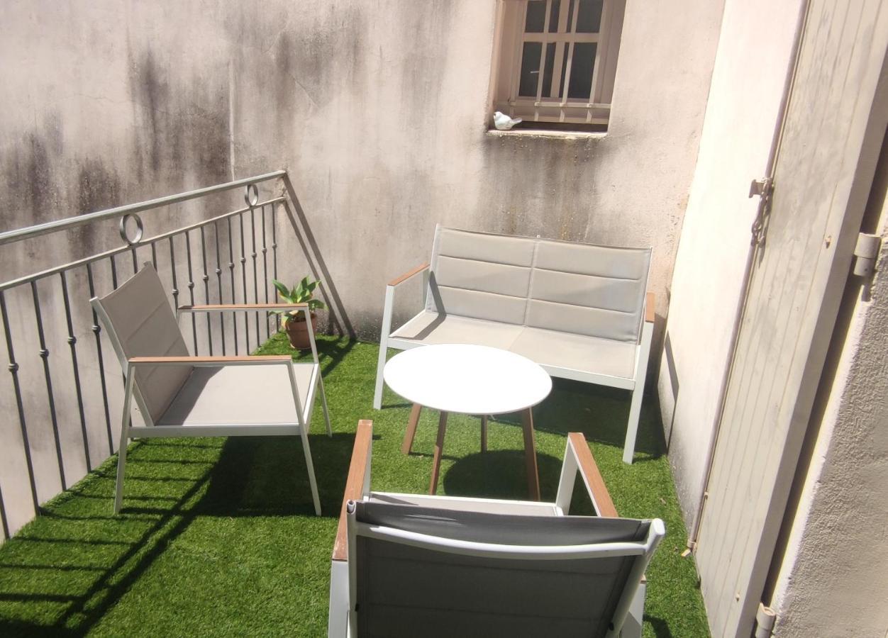 T3 Avec Sa Terrasse Au Coeur Du Village Medieval Sauzet  Екстериор снимка
